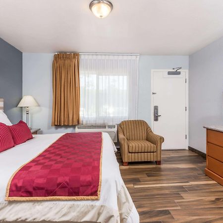 Ramada By Wyndham Near Seaworld / Mission Beach San Diego Dış mekan fotoğraf