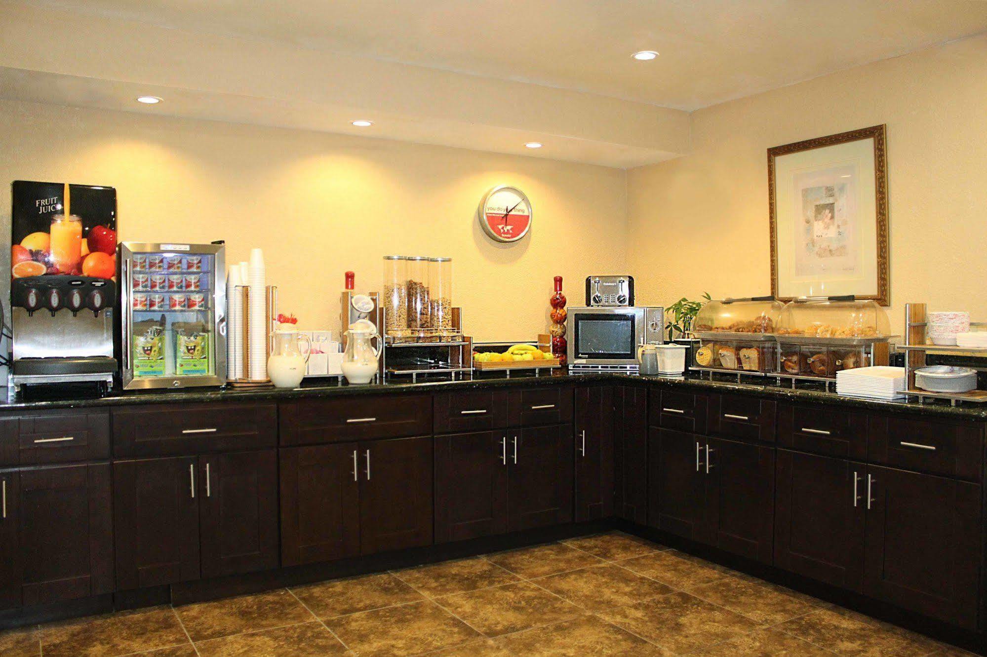 Ramada By Wyndham Near Seaworld / Mission Beach San Diego Dış mekan fotoğraf