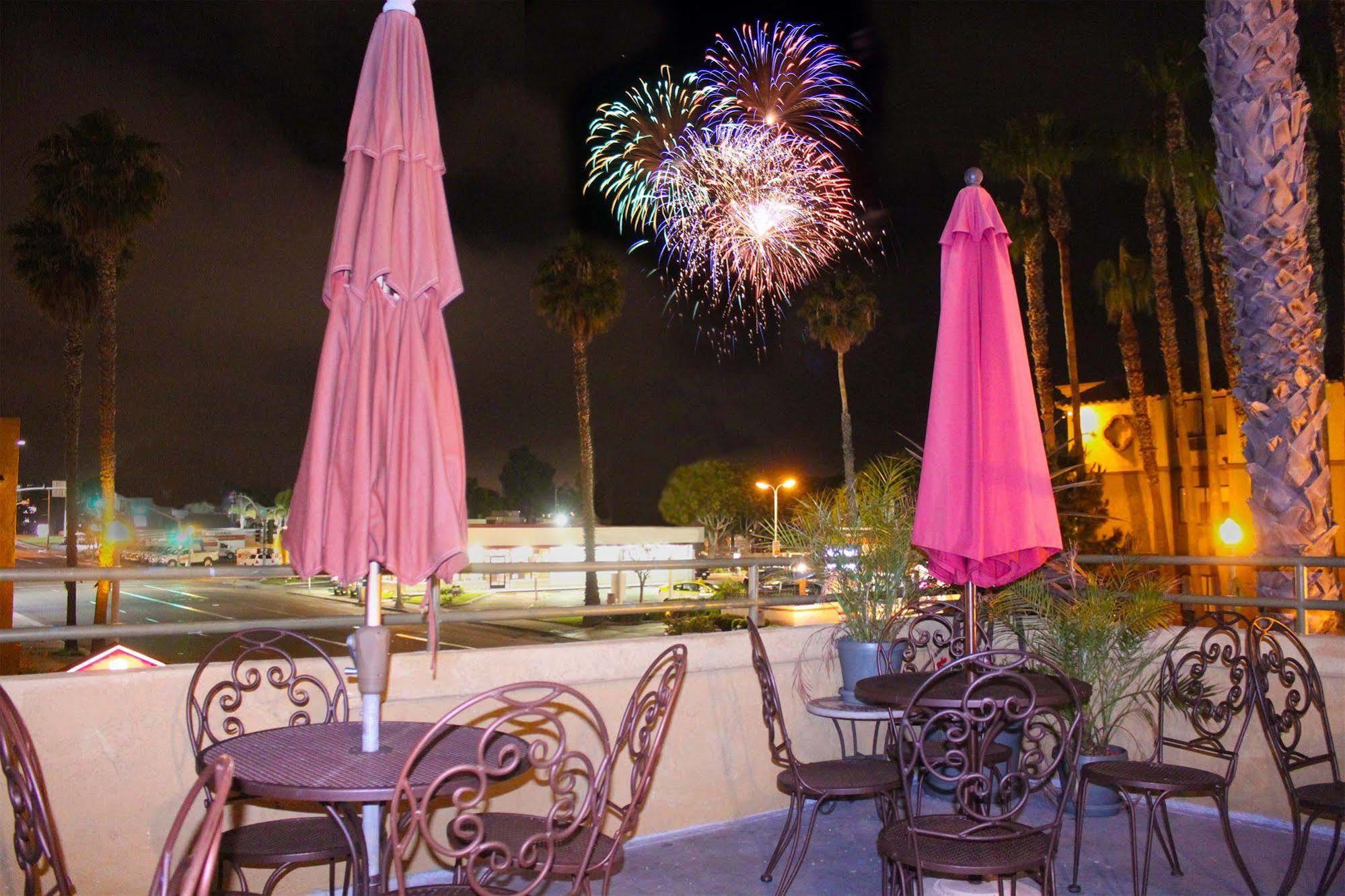 Ramada By Wyndham Near Seaworld / Mission Beach San Diego Dış mekan fotoğraf