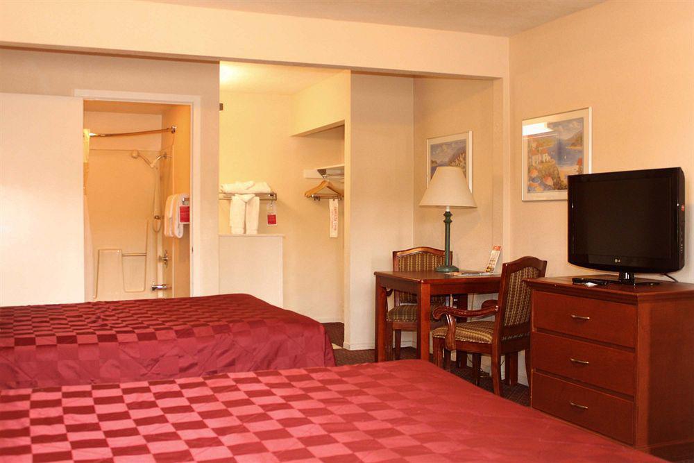 Ramada By Wyndham Near Seaworld / Mission Beach San Diego Dış mekan fotoğraf